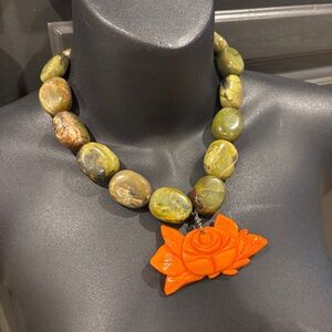 Chunky Rose Pendant Necklace 18”